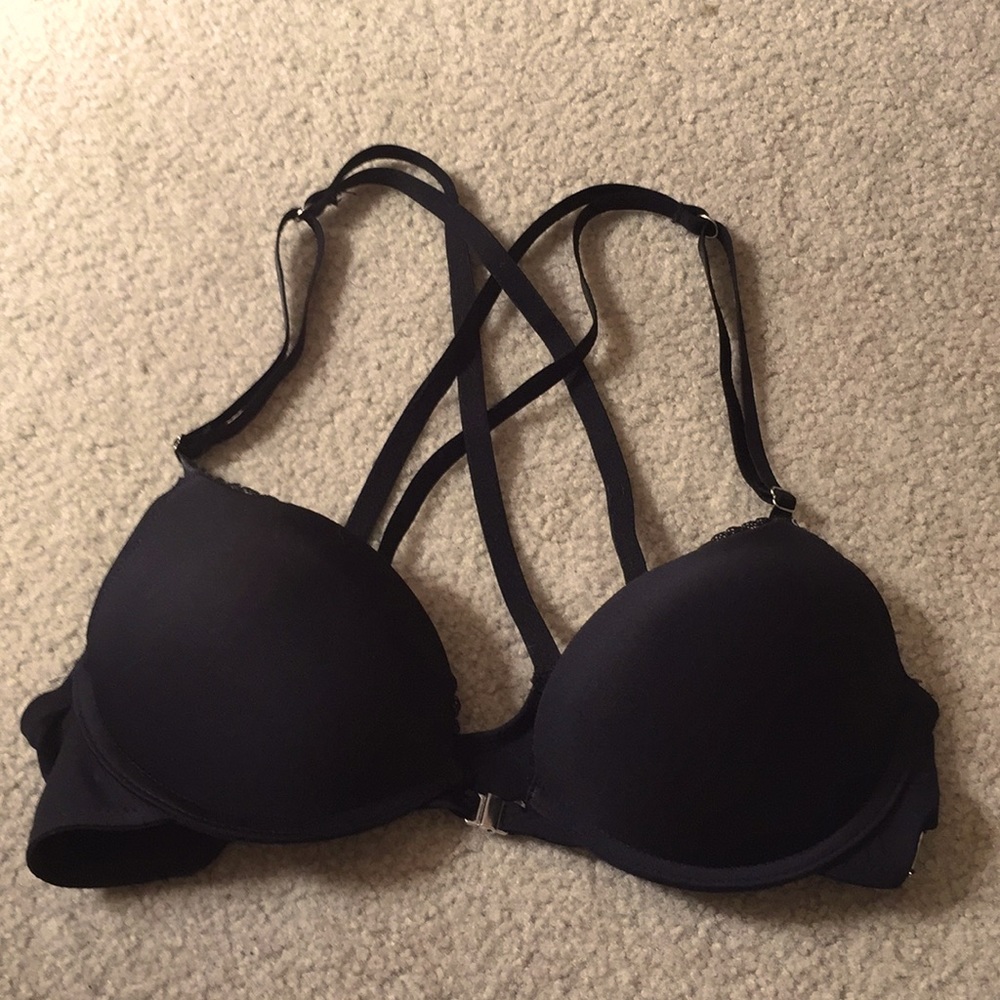 🍀black pushup bra with criss cross straps